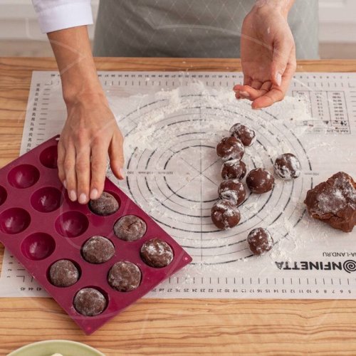 Форма силиконовая "Полусферы" 4,5 см 15 шт 4293917, сф-46