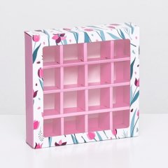 Коробка на 16 конфет с окном "Тюльпаны" 17,7х17,7х3,8 см 9803624